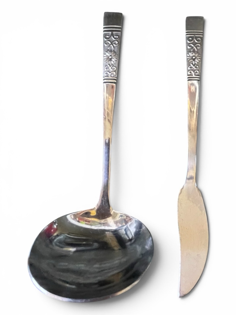 Barclay Geneve serving pieces, small ladle and a small spreader  knife